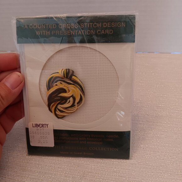 Textile Heritage Welsh Daffodil counted cross stitch card kit Great Britain - Picture 2 of 4